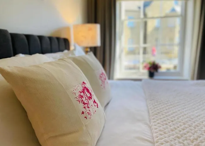 Pass The Keys Cobblers Rest Luxury Elegance & Central Location