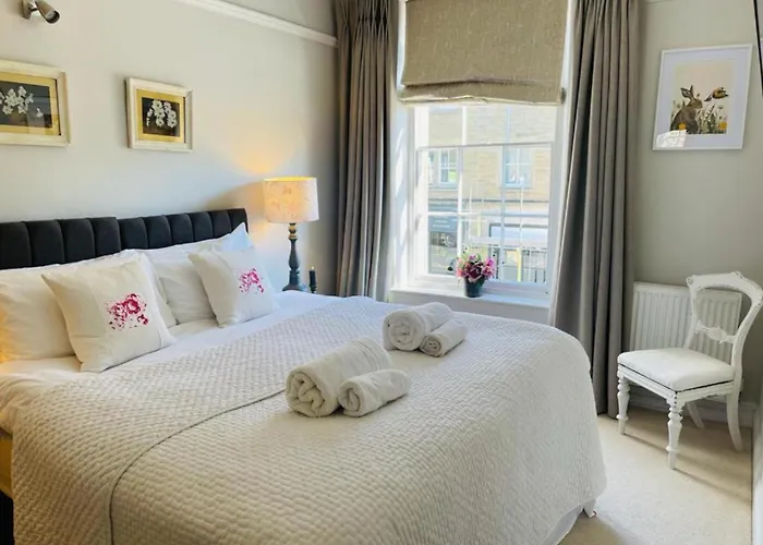 Pass The Keys Cobblers Rest Luxury Elegance & Central Location