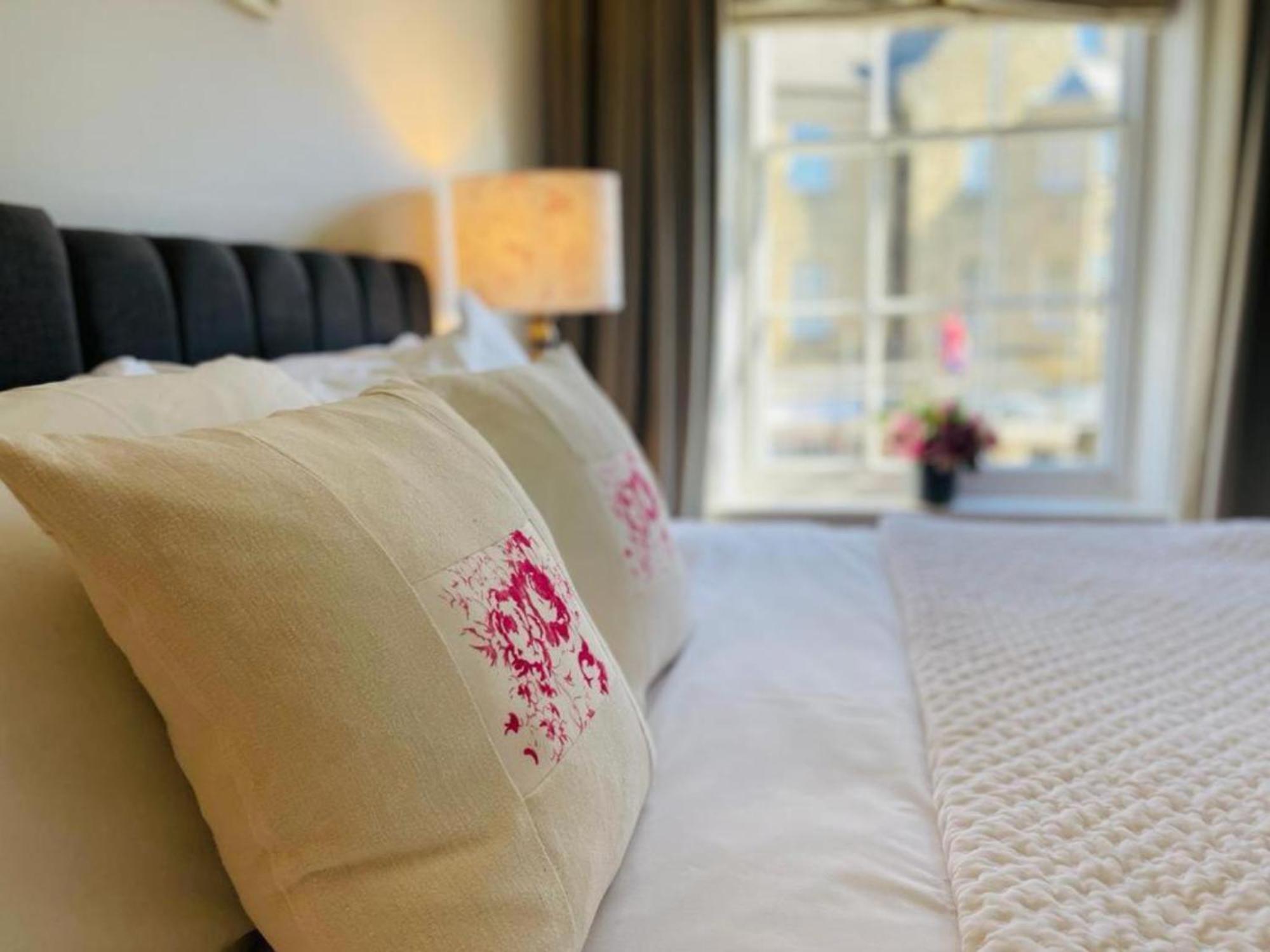 Pass The Keys Cobblers Rest Luxury Elegance & Location Bakewell